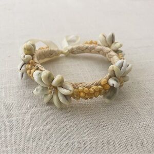 Authentic Handmade Hawaiian White Green Flower Shell Bracelet